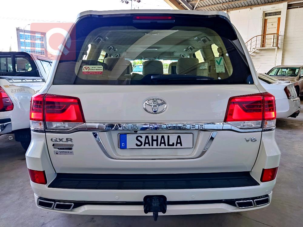 تۆیۆتا لاند کروزەر